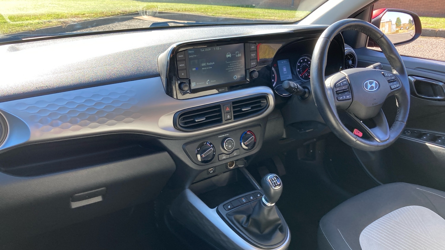 Used Hyundai i10 2020 for sale - 76117306: Photo 9