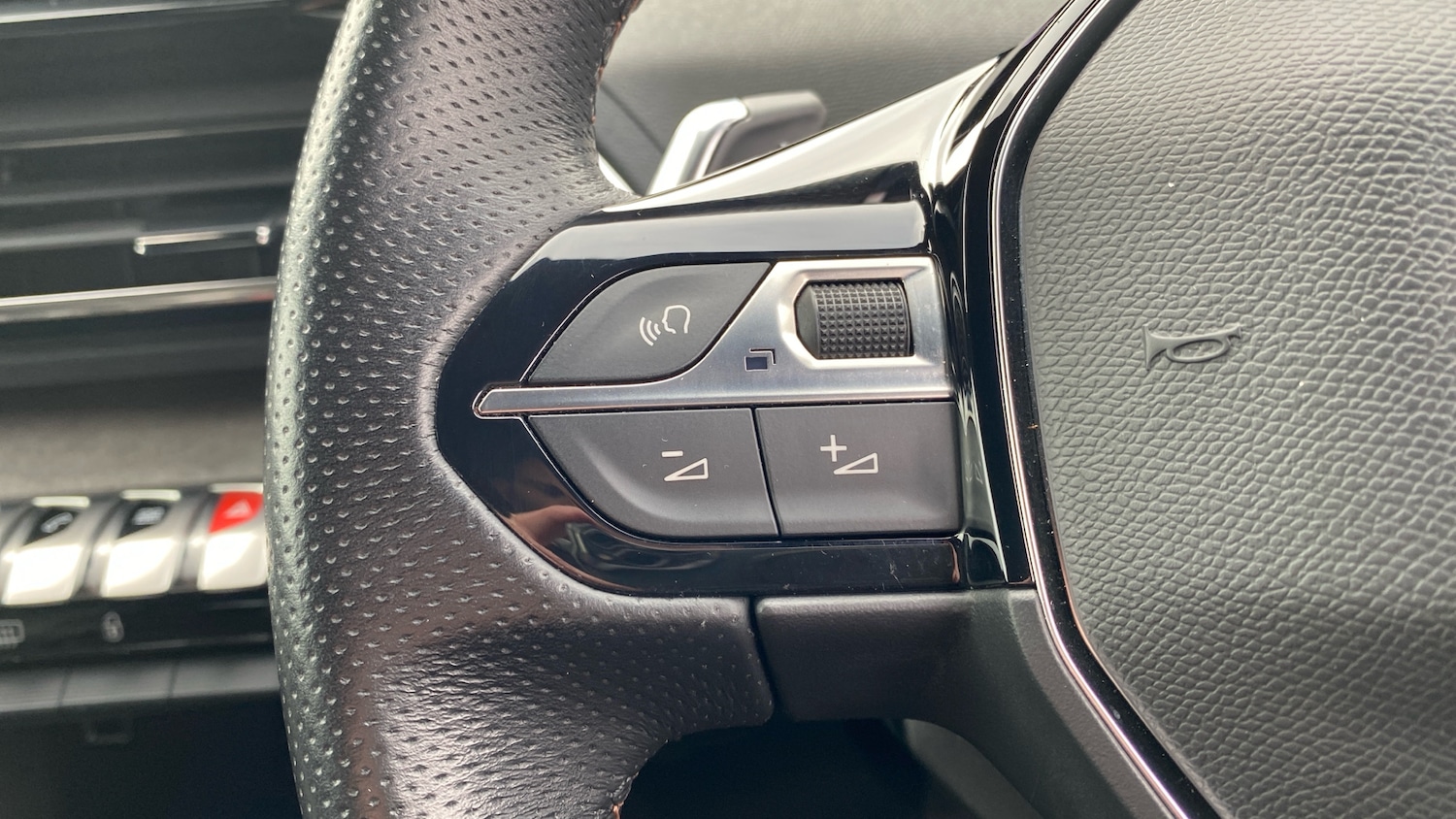 Used Peugeot 3008 2023 for sale - 77732997: Photo 32