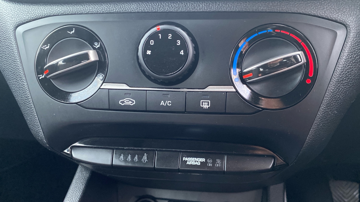 Used Hyundai i20 2019 for sale - 76426276: Photo 32