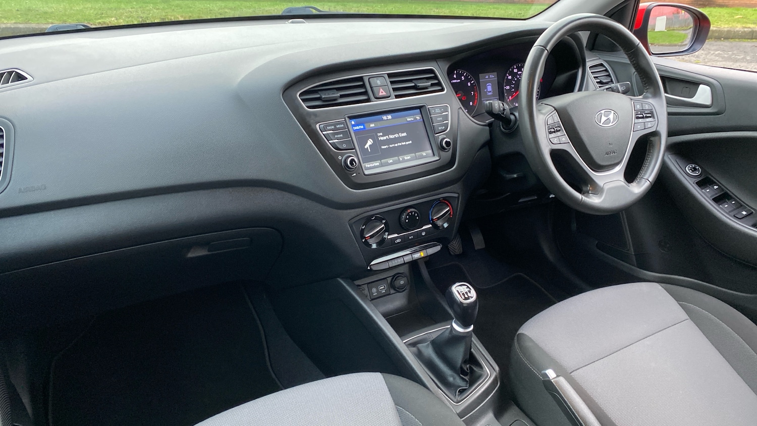 Used Hyundai i20 2019 for sale - 76426276: Photo 9