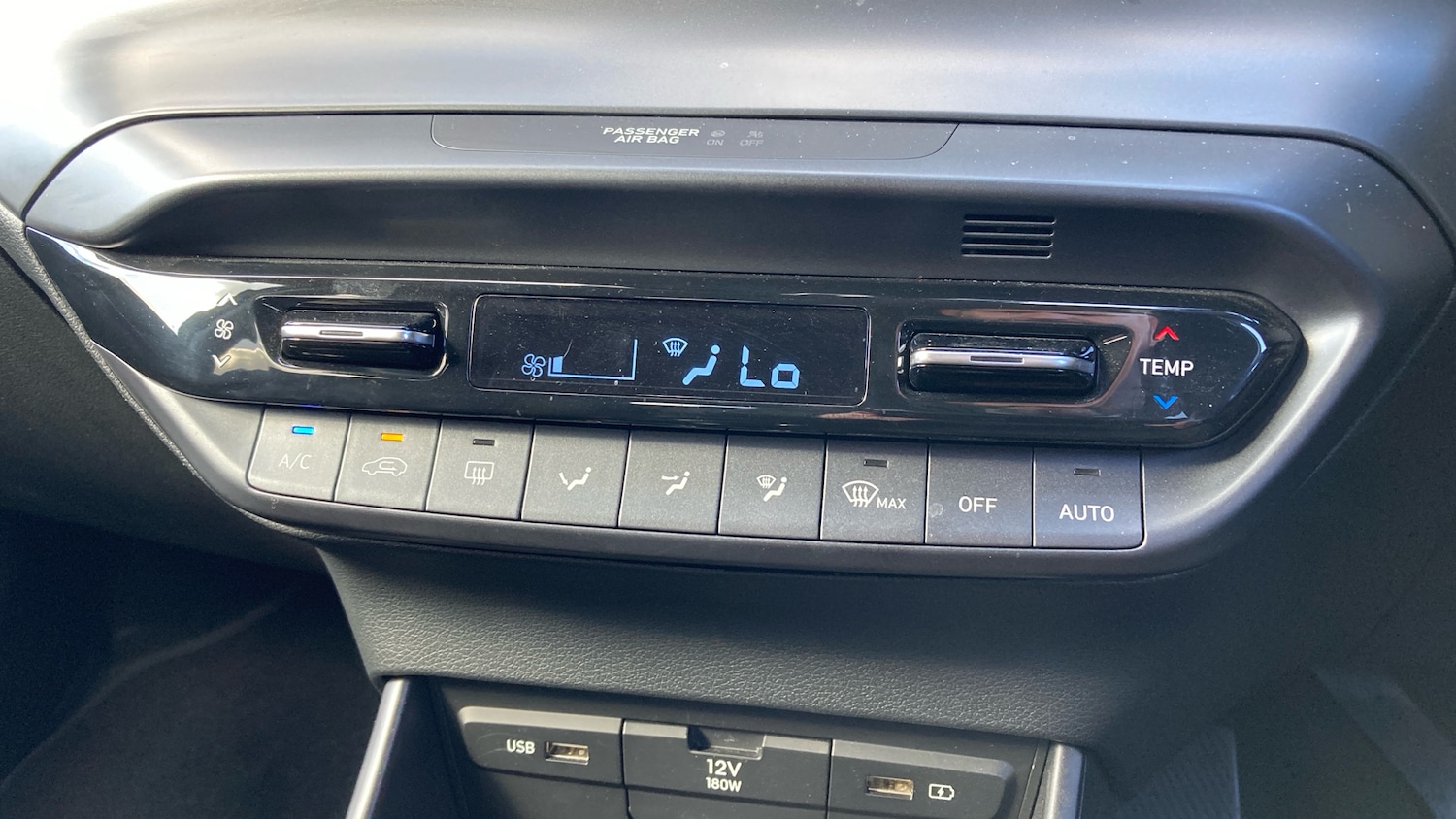 Used Hyundai i20 2022 for sale - 77964738: Photo 40