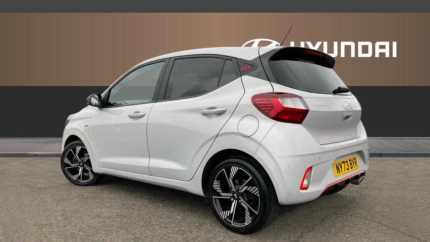 Used Hyundai i10 2023 for sale - 76611566: Photo 2