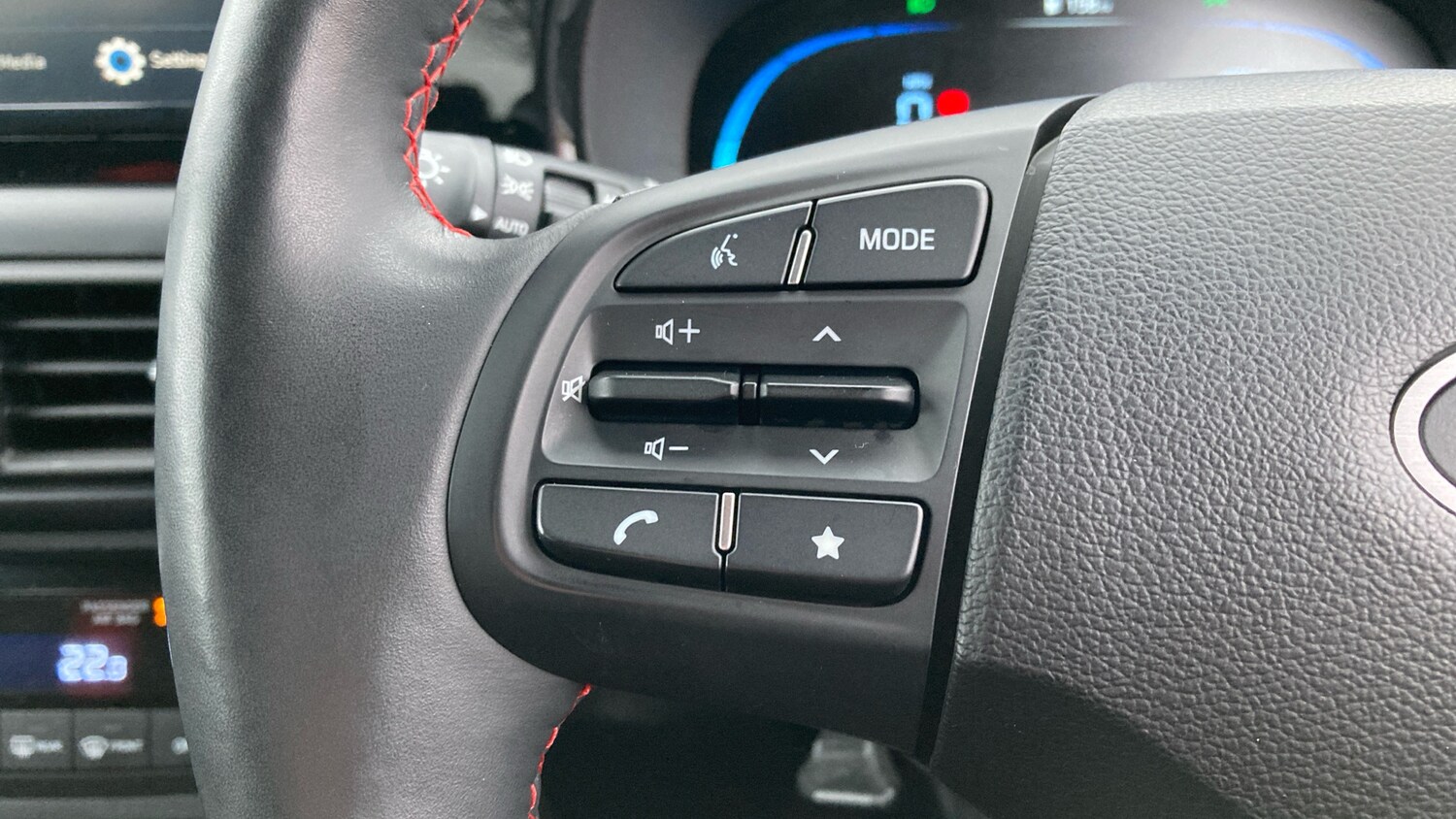 Used Hyundai i10 2023 for sale - 76611566: Photo 23