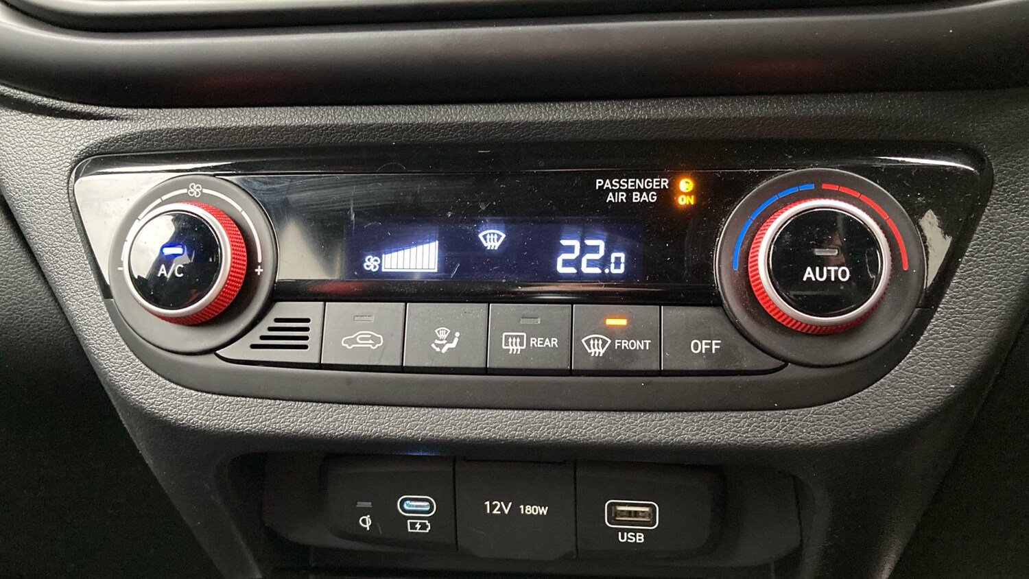 Used Hyundai i10 2023 for sale - 76611566: Photo 32