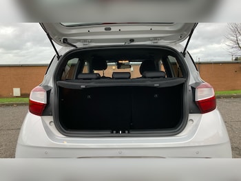 Used Hyundai i10 2023 for sale - 76611566: Photo