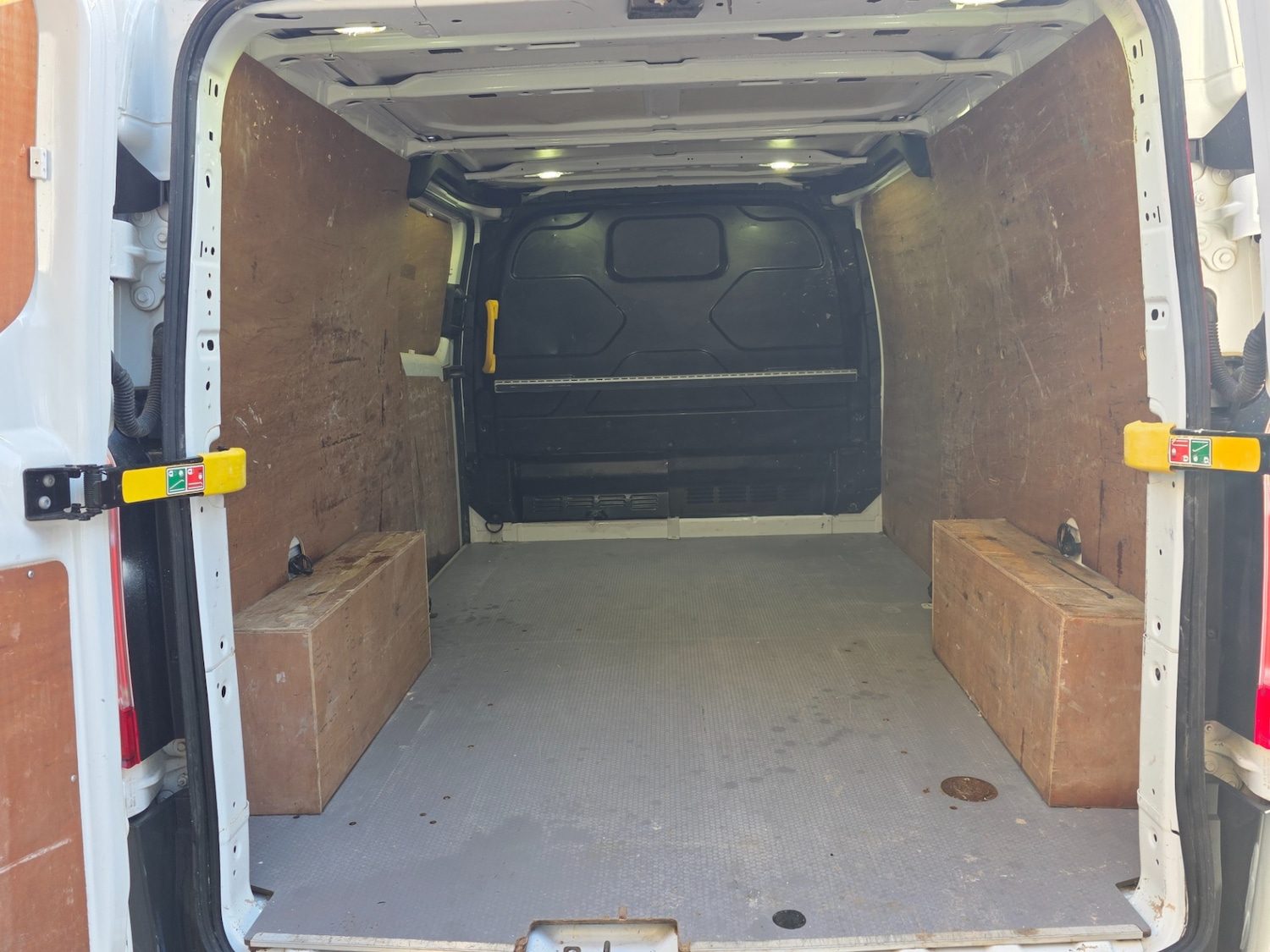 Used Ford Transit Custom 2017 for sale - 76682098: Photo 16