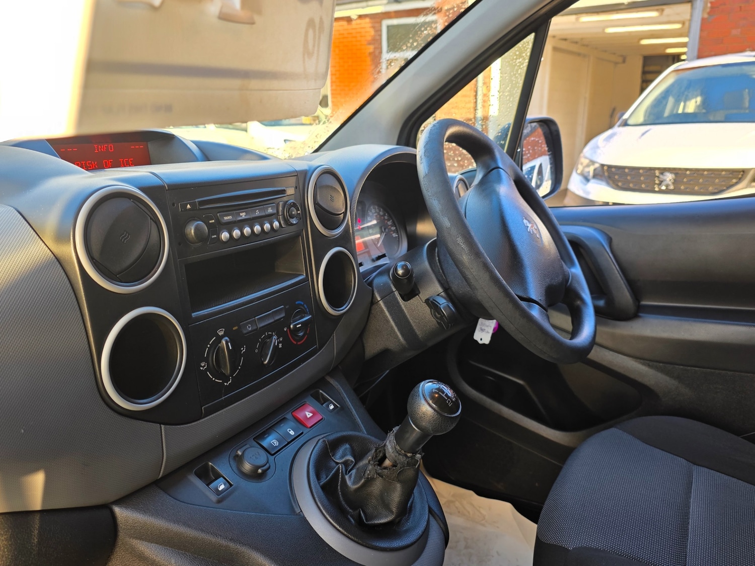 Used Peugeot Partner 2018 for sale - 76682673: Photo 12