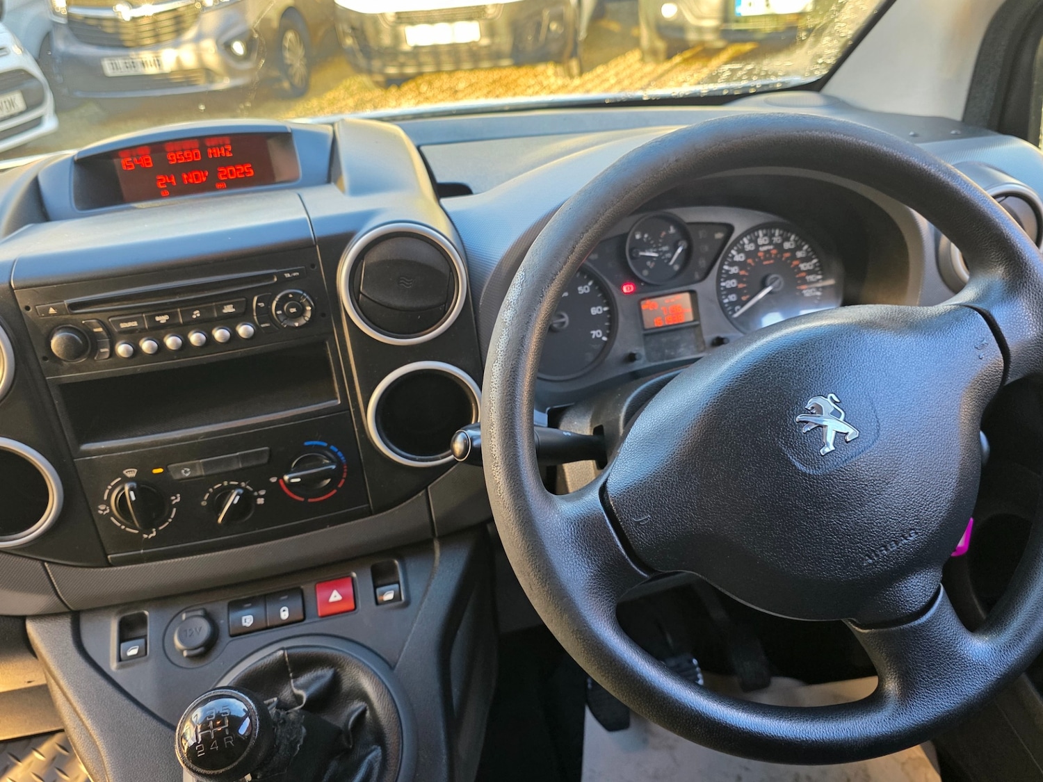 Used Peugeot Partner 2018 for sale - 76682673: Photo 13