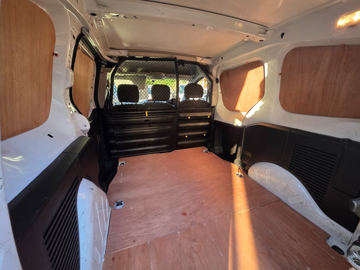 Used Peugeot Partner 2018 for sale - 76682673: Photo 16