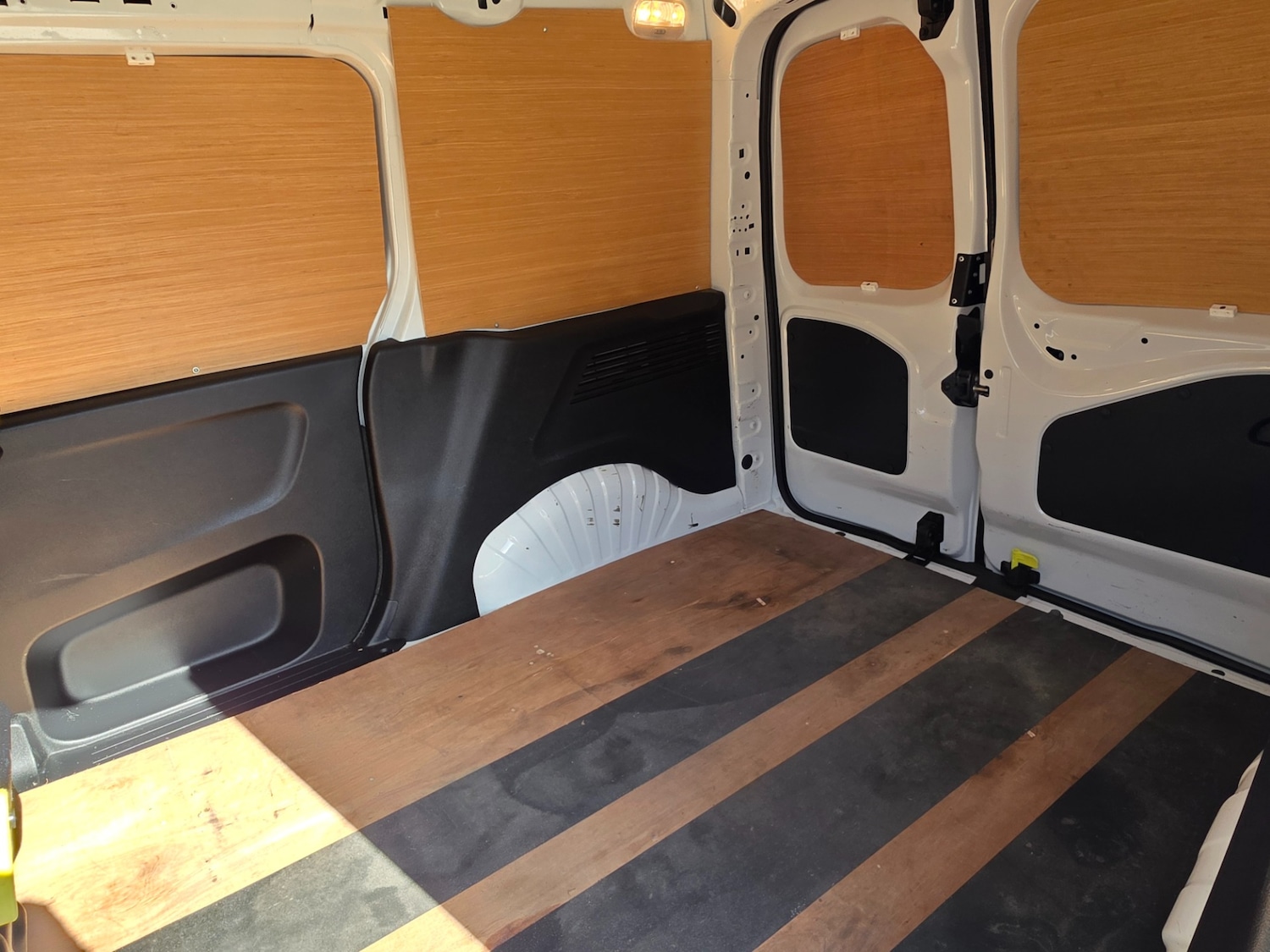 Used Peugeot Partner 2020 for sale - 77921067: Photo 12