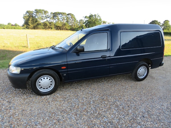 Used Ford Escort 2001 for sale - 75183967: Photo 1