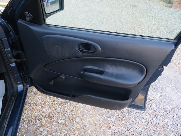 Used Ford Escort 2001 for sale - 75183967: Photo 31