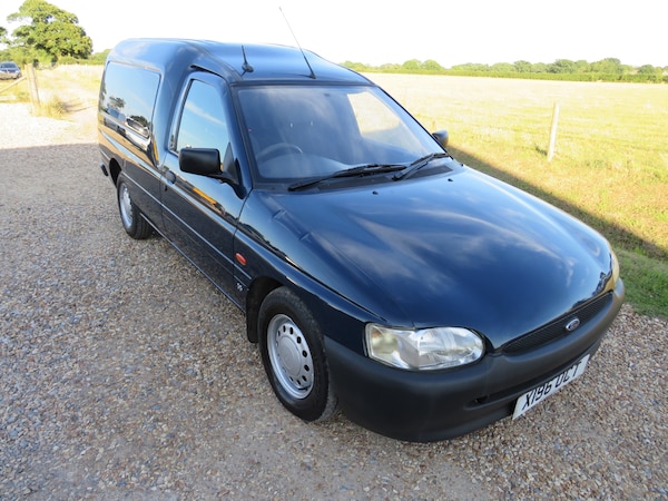 Used Ford Escort 2001 for sale - 75183967: Photo 33