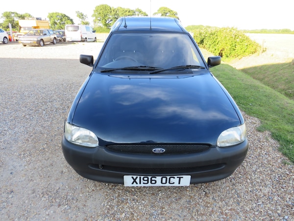 Used Ford Escort 2001 for sale - 75183967: Photo 34