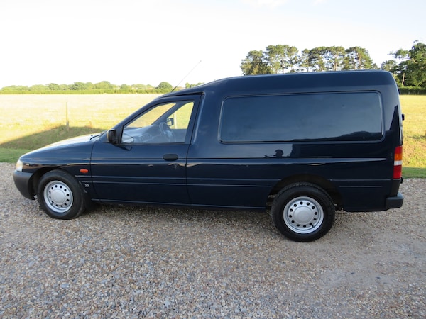 Used Ford Escort 2001 for sale - 75183967: Photo 42