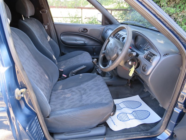 Used Ford Escort 2001 for sale - 75183967: Photo 9