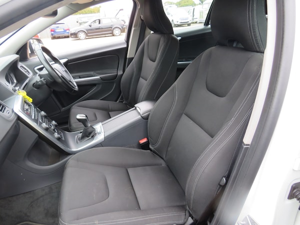 Used Volvo V60 2018 for sale - 76288643: Photo 21