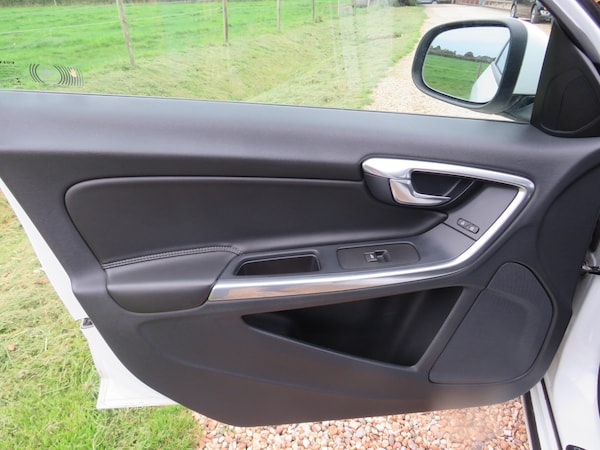 Used Volvo V60 2018 for sale - 76288643: Photo 22