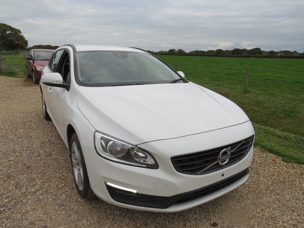 Used Volvo V60 2018 for sale - 76288643: Photo 3
