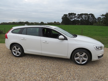 Used Volvo V60 2018 for sale - 76288643: Photo 4