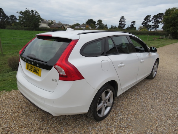 Used Volvo V60 2018 for sale - 76288643: Photo 7