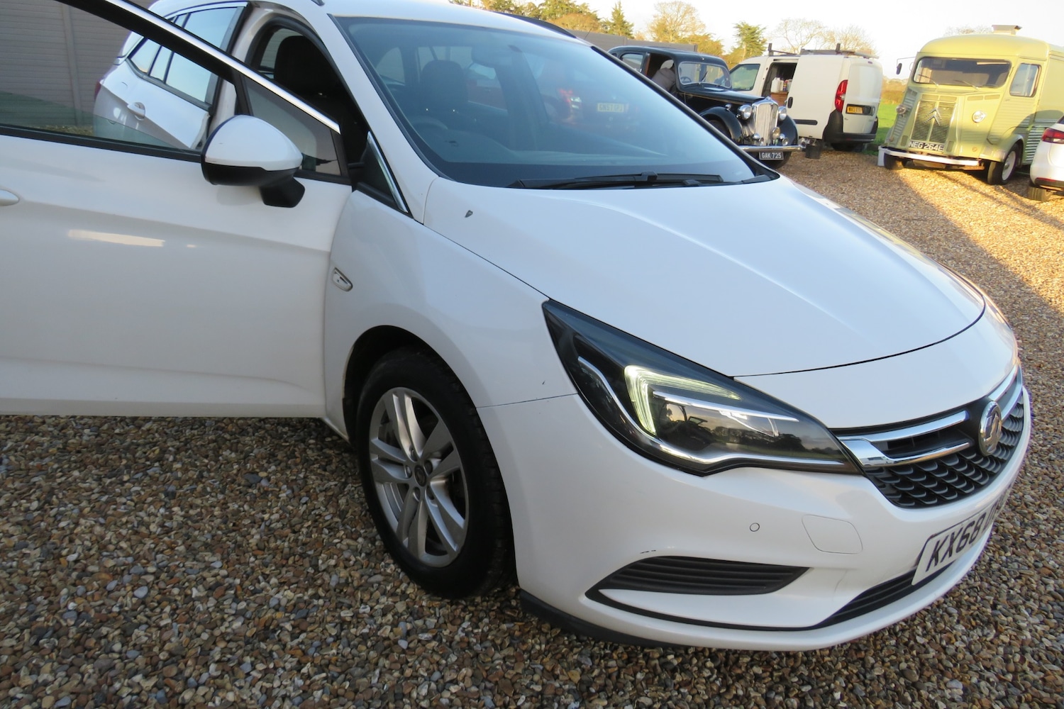 Used Vauxhall Astra 2018 for sale - 76853580: Photo 33