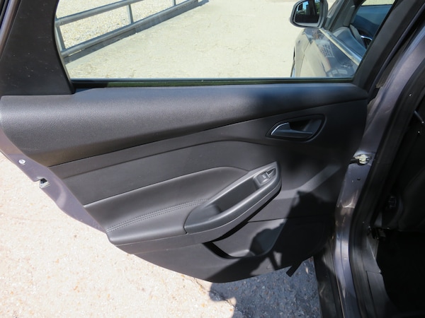 Used Ford Focus 2015 for sale - 75133240: Photo 18