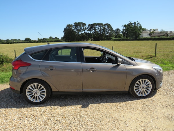 Used Ford Focus 2015 for sale - 75133240: Photo 5