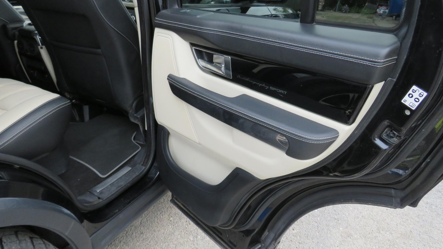 Used Land Rover Range Rover Sport 2011 for sale - 68400944: Photo 11