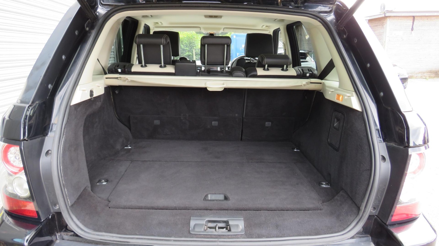 Used Land Rover Range Rover Sport 2011 for sale - 68400944: Photo 28