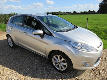 Used Ford Fiesta 2010 for sale - 76027634: Photo