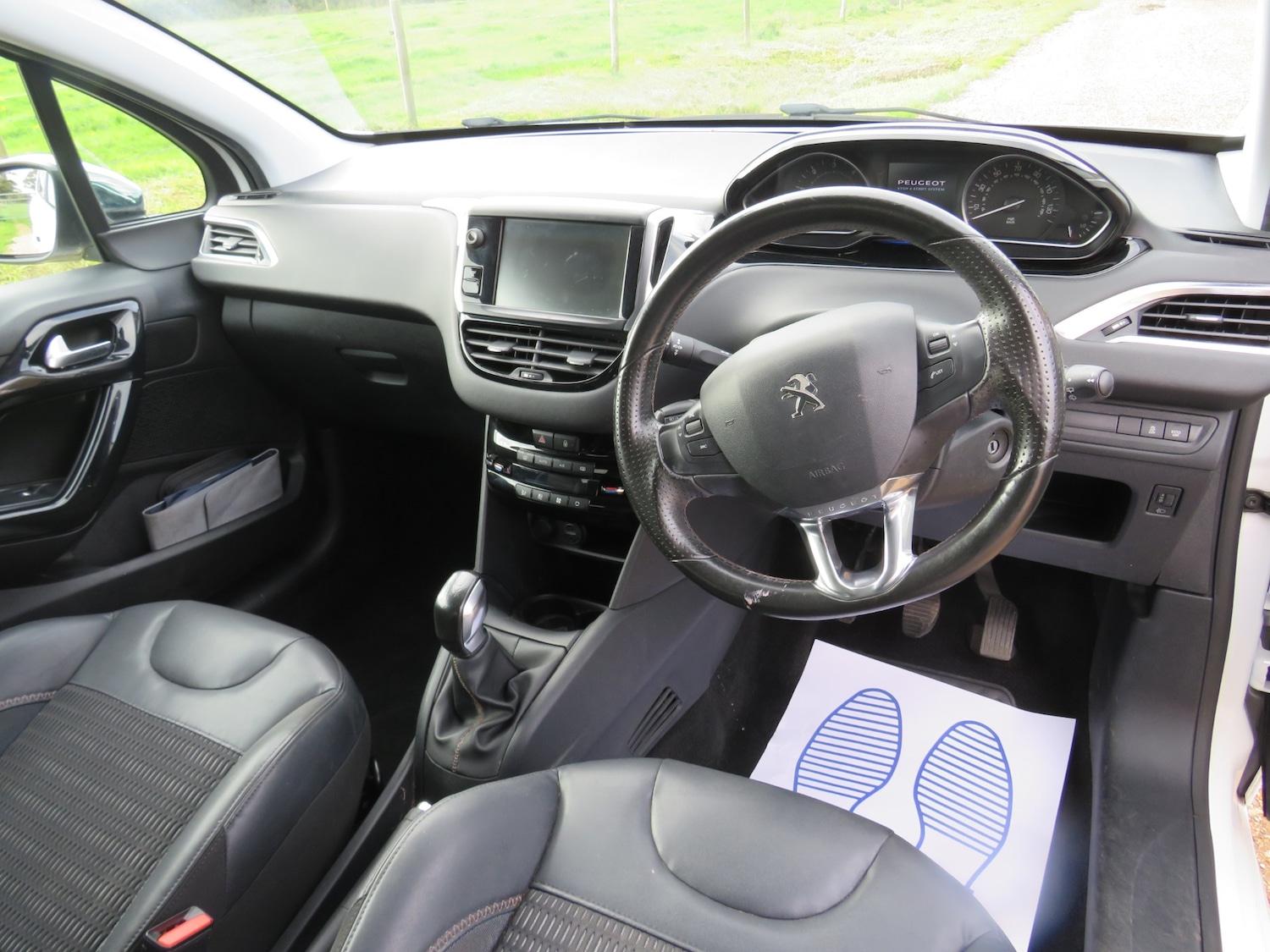Used Peugeot 208 2012 for sale - 76329840: Photo 11