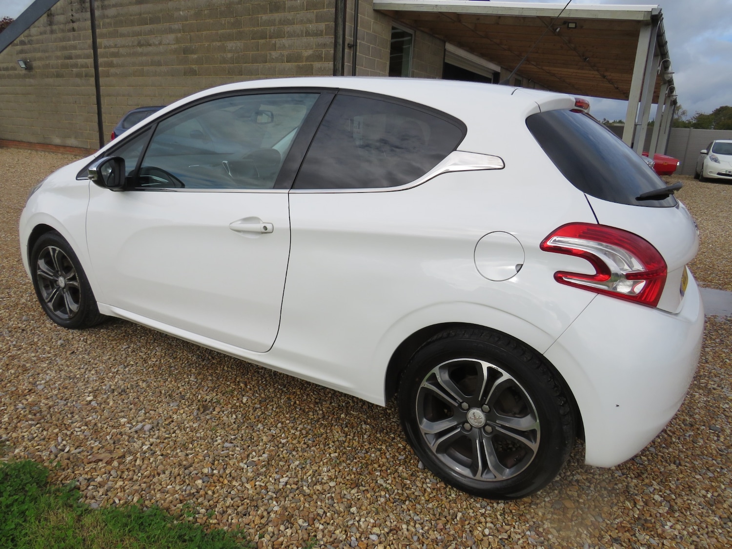 Used Peugeot 208 2012 for sale - 76329840: Photo 22