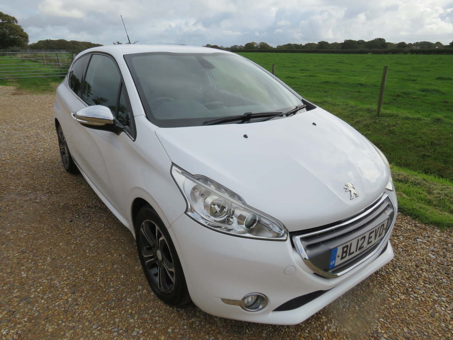 Used Peugeot 208 2012 for sale - 76329840: Photo 4