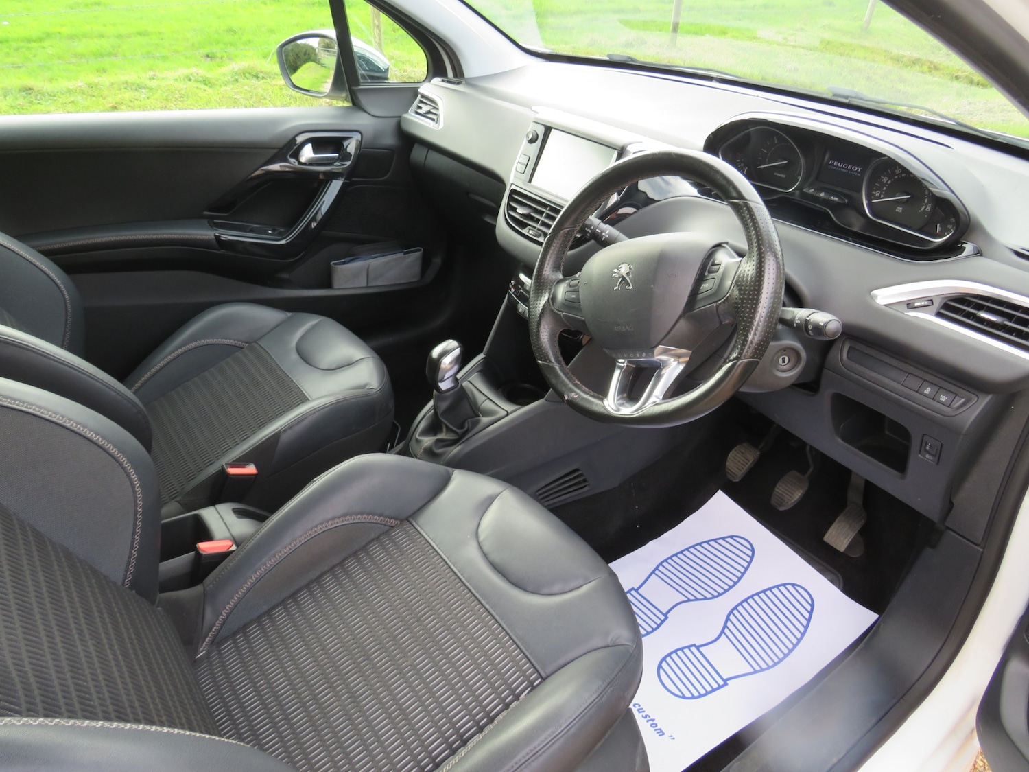 Used Peugeot 208 2012 for sale - 76329840: Photo 9