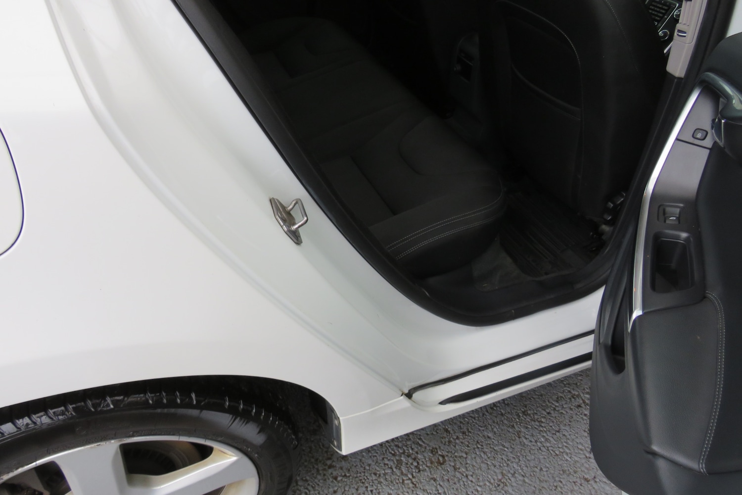 Used Volvo V60 2018 for sale - 76892239: Photo 10