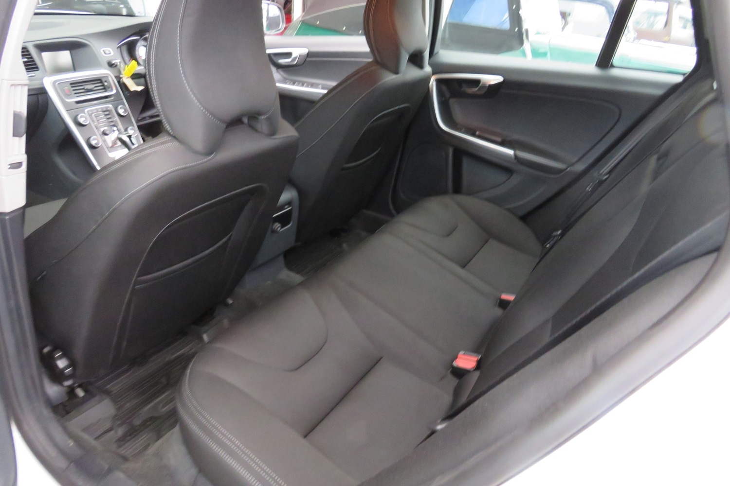 Used Volvo V60 2018 for sale - 76892239: Photo 13