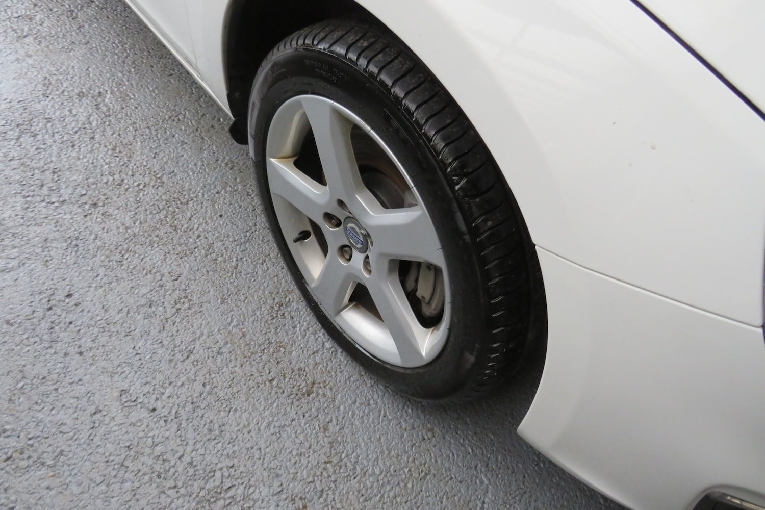 Used Volvo V60 2018 for sale - 76892239: Photo 3