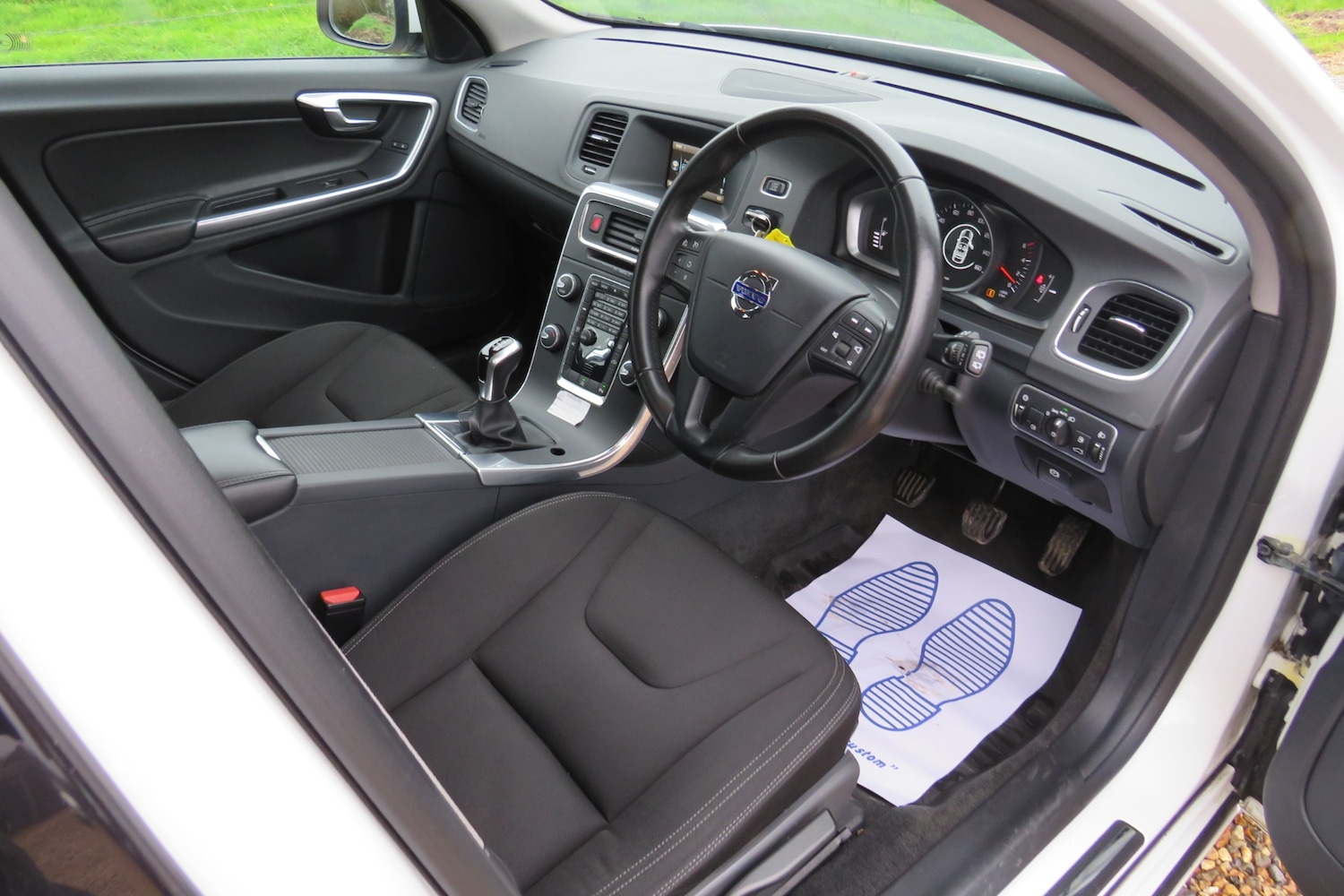 Used Volvo V60 2018 for sale - 76892239: Photo 36