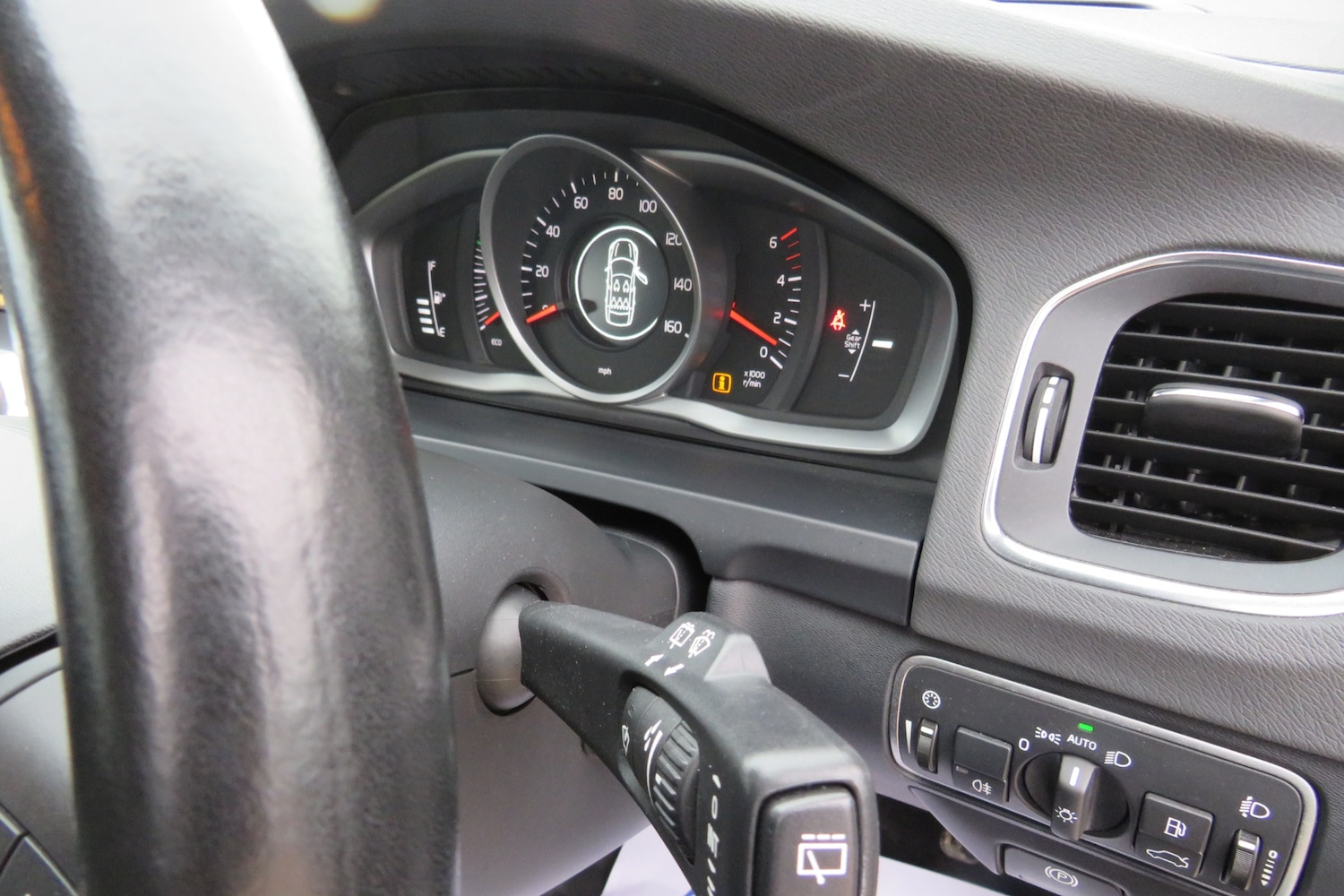 Used Volvo V60 2018 for sale - 76892239: Photo 37