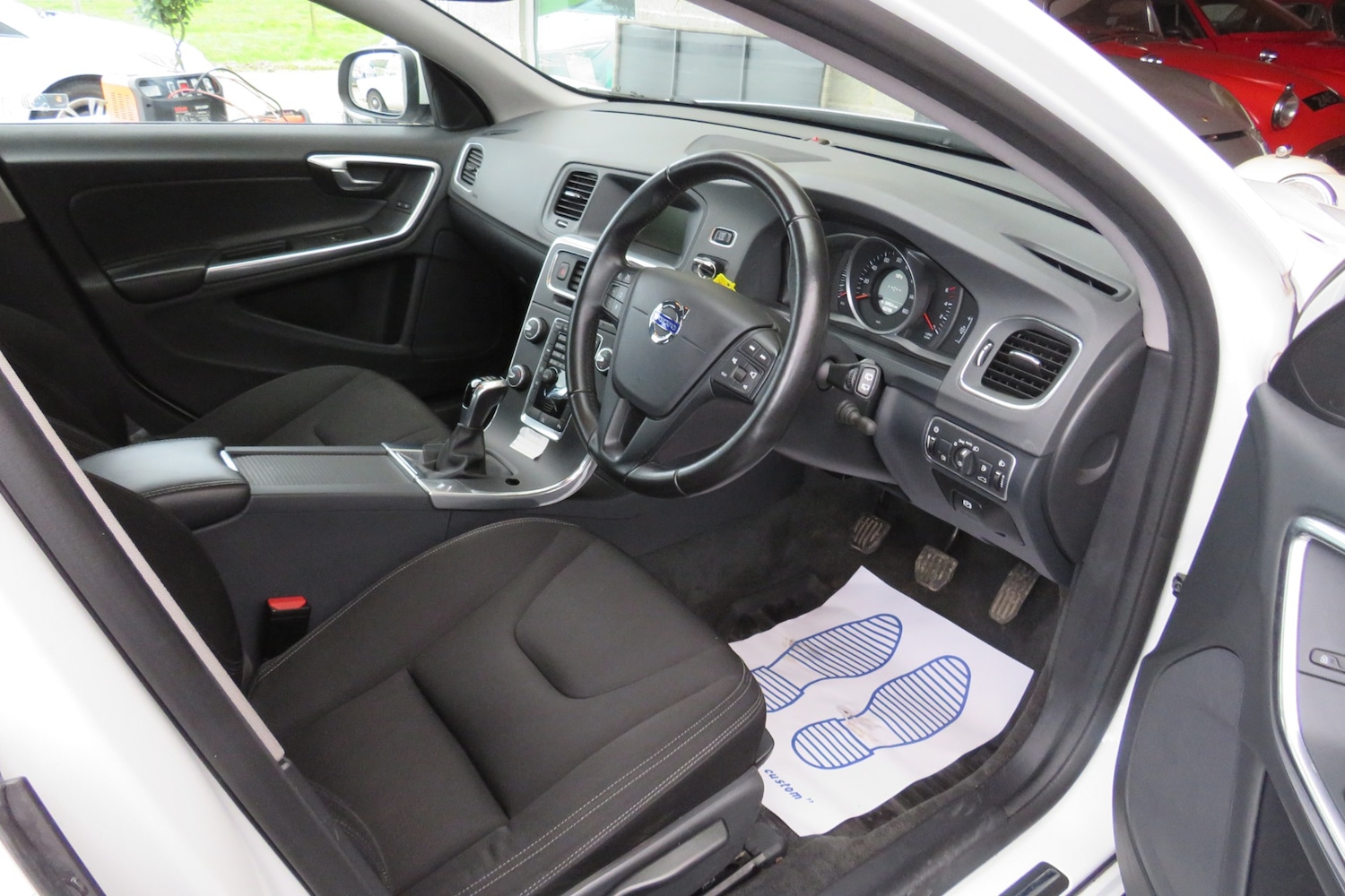 Used Volvo V60 2018 for sale - 76892239: Photo 5