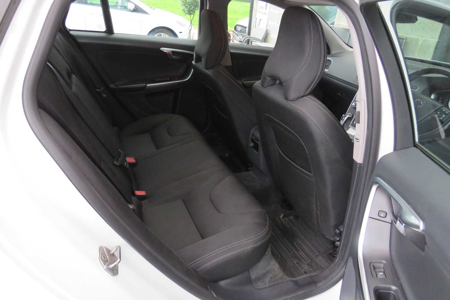 Used Volvo V60 2018 for sale - 76892239: Photo 9