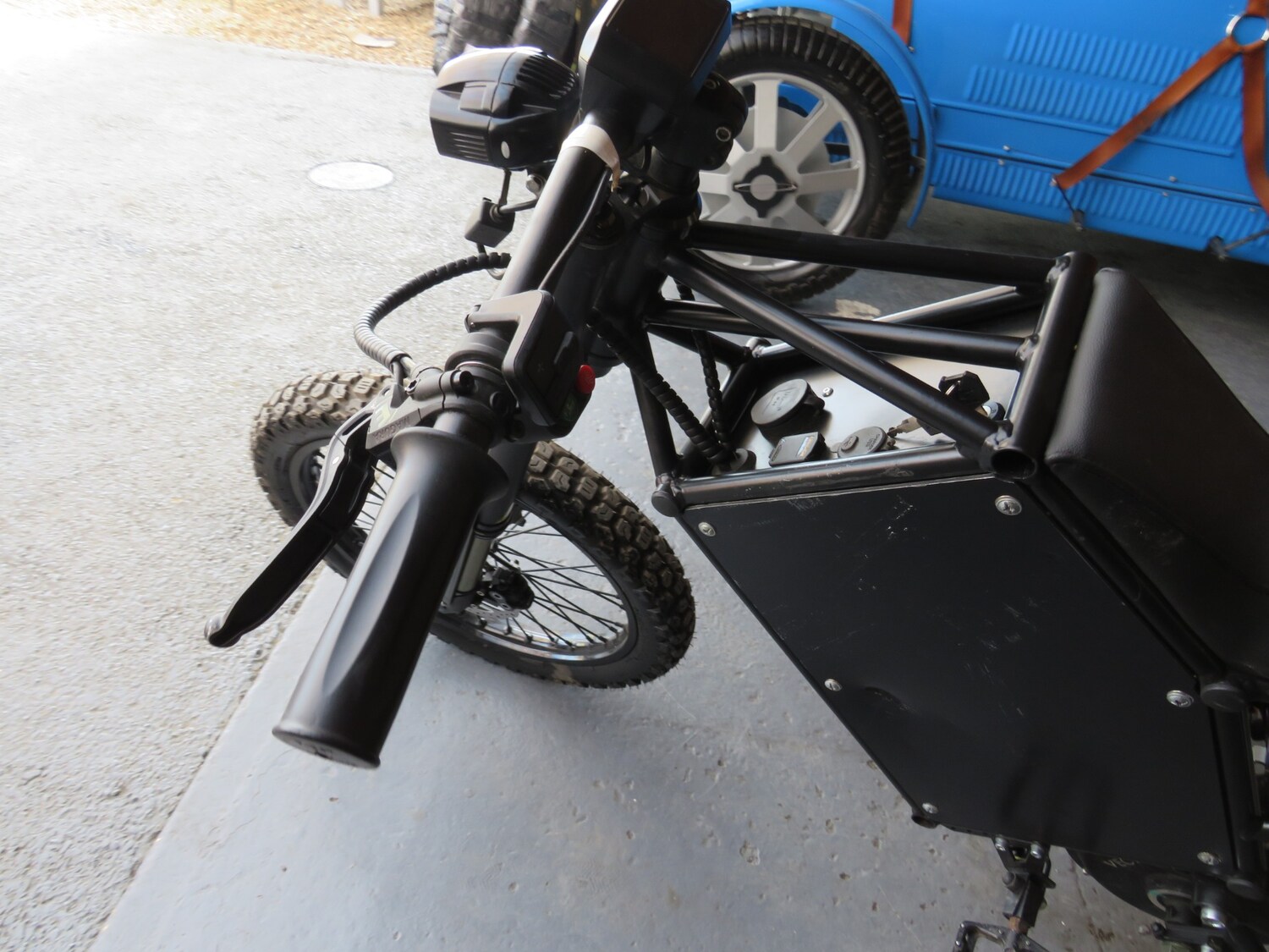 E MOTORBIKE OFF ROAD