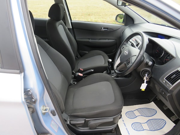Used Hyundai i20 2013 for sale - 75651520: Photo 9