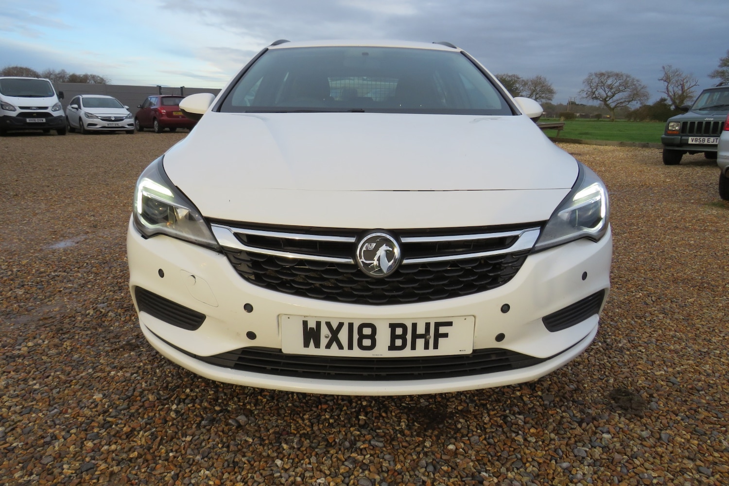 Used Vauxhall Astra 2018 for sale - 76958223: Photo 2