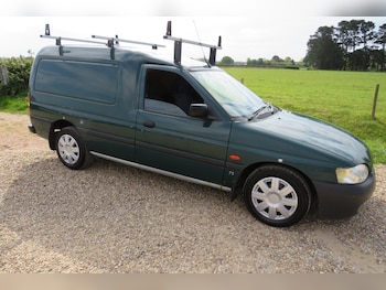 Used Ford Escort 2002 for sale - 78408593: Photo