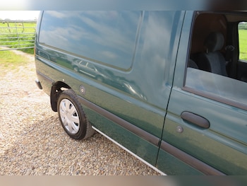 Used Ford Escort 2002 for sale - 78408593: Photo