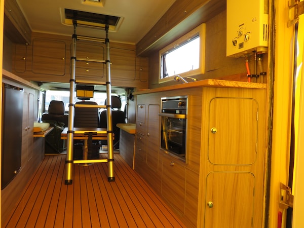 Used Land Rover Defender 130 1997 for sale - 74480481: Photo 56