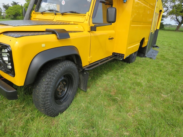 Used Land Rover Defender 130 1997 for sale - 74480481: Photo 6