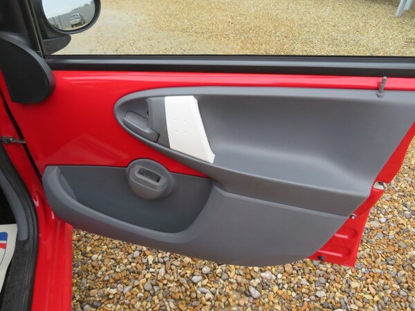 Used Peugeot 107 2012 for sale - 73802610: Photo 13